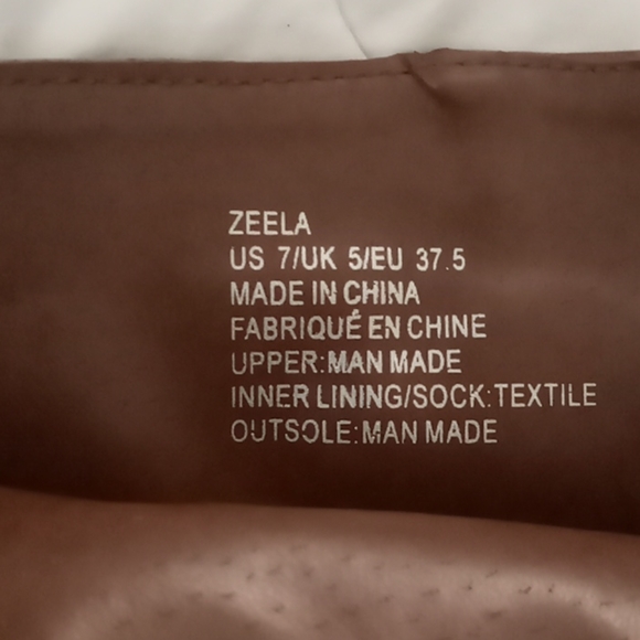 Woman's size 7 boots - Picture 2 of 2